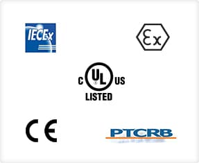 Sammlung von Zertifizierungslogos, darunter IECEx, Ex, UL Listed, CE und PTCRB, die die Einhaltung von Sicherheits- und Regulierungsstandards anzeigen.